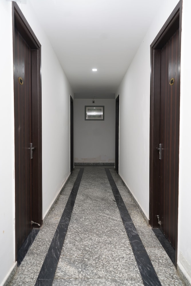 Posh Garden Inn Gurgaon 7/50