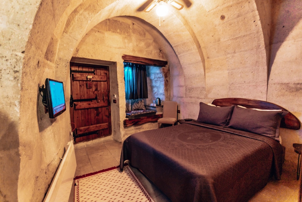 Apex Cave Hotel 11/61