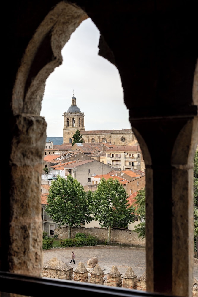 Parador De Ciudad Rodrigo 43/50