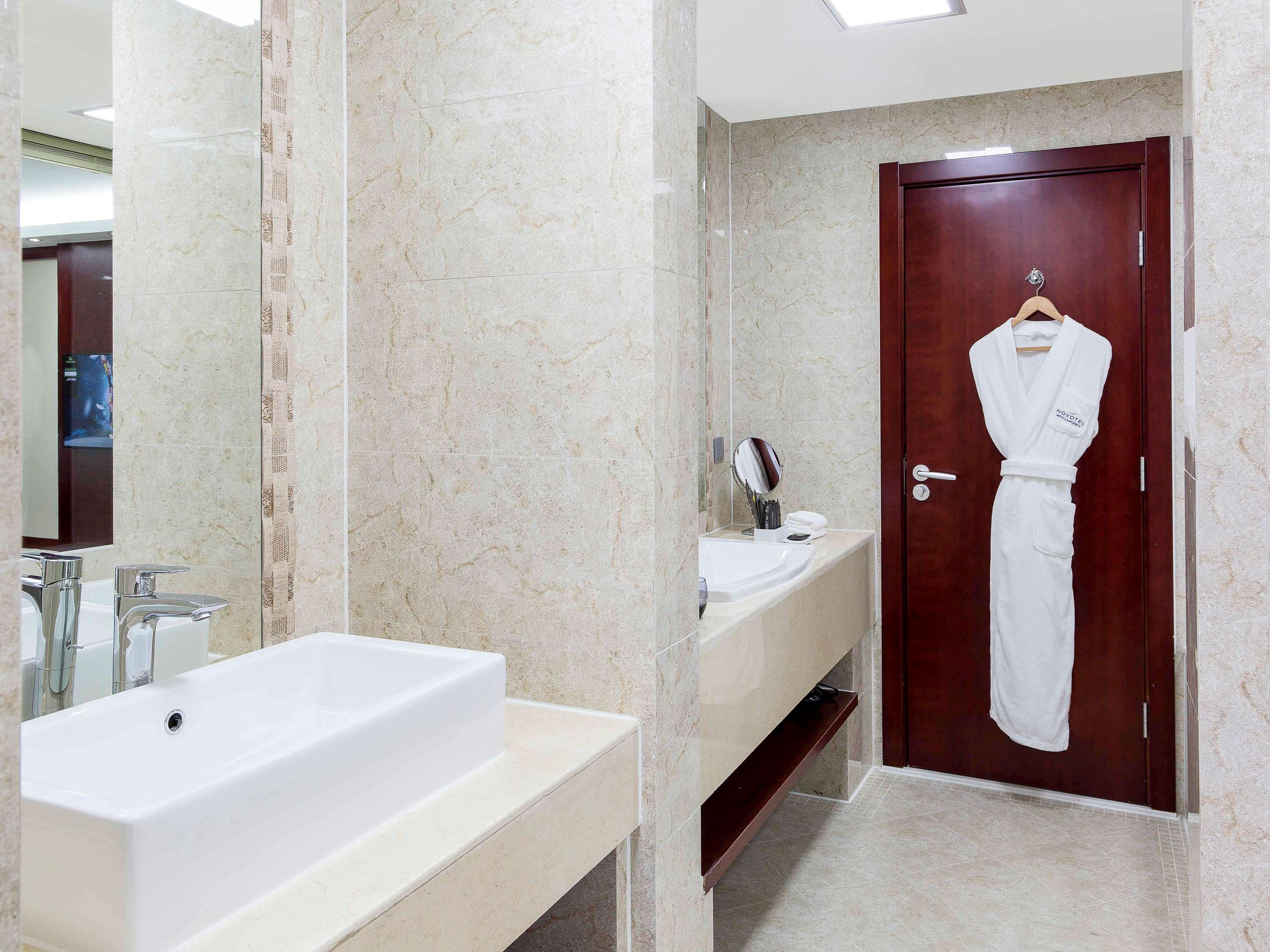 Superior, Suite, King Bed, City View, Novotel Ulaanbaatar 2/2