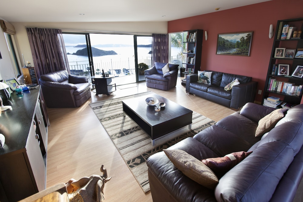 Allegra House 41/66