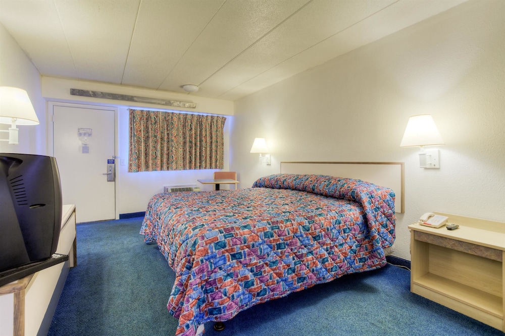 Motel6 Knoxville, TN - North 14/45