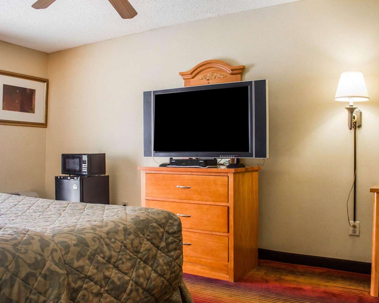 Rodeway Inn Huntington Station - Melville 33/40