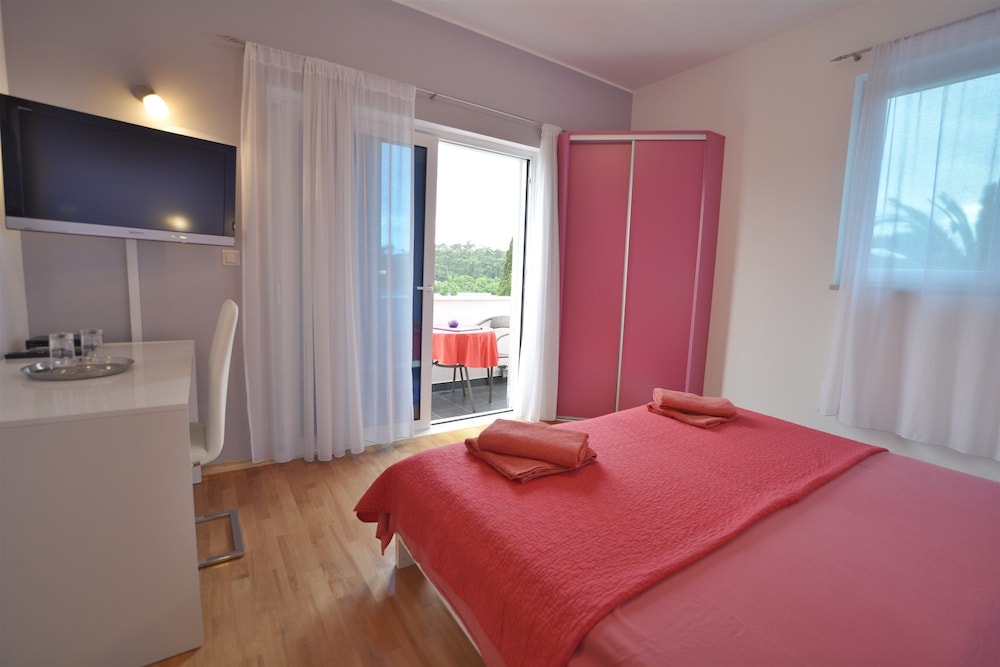 Villa Avantgarde 9/50