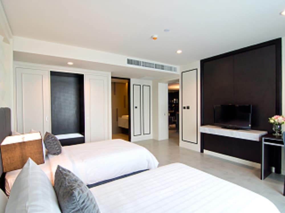 Way Hotel 15/73