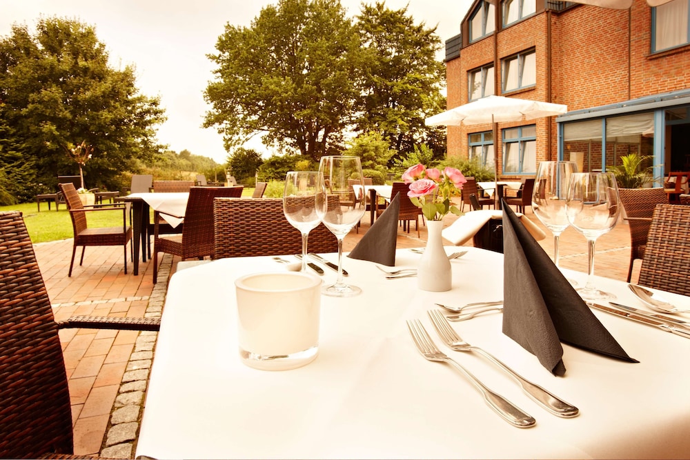 Hotel Danischer Hof Altenholz By Tulip Inn 32/45