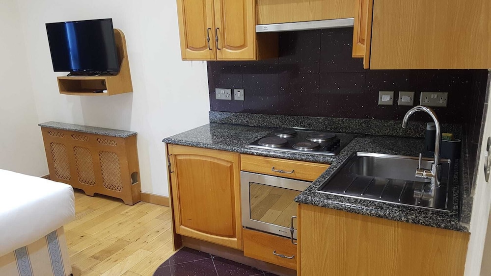 LONDON PLAZA SERVICED APARTMENTS 42/52