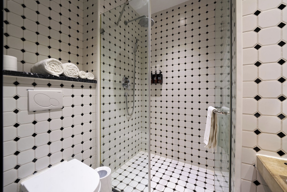 Cendre Hotel 49/51