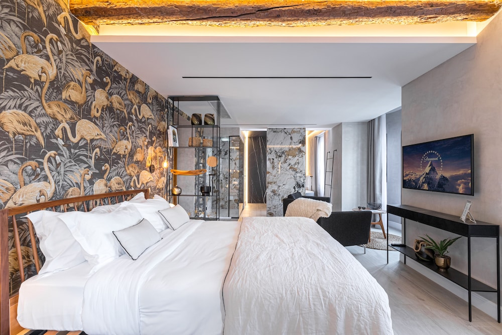 Le Dortoir Multi Storey Luxury Suites 10/50
