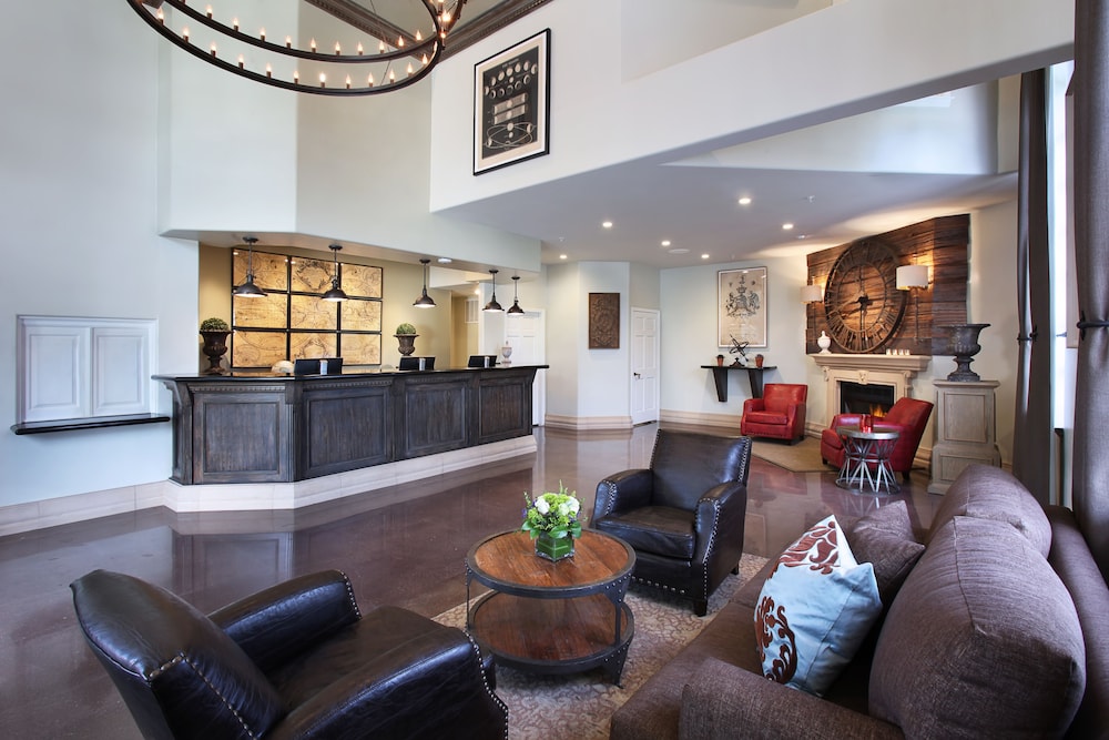 Camelot Inn And Suites 43/62