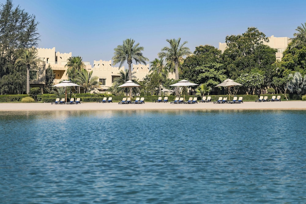 Grand Hyatt Doha Hotel and Villas 63/65