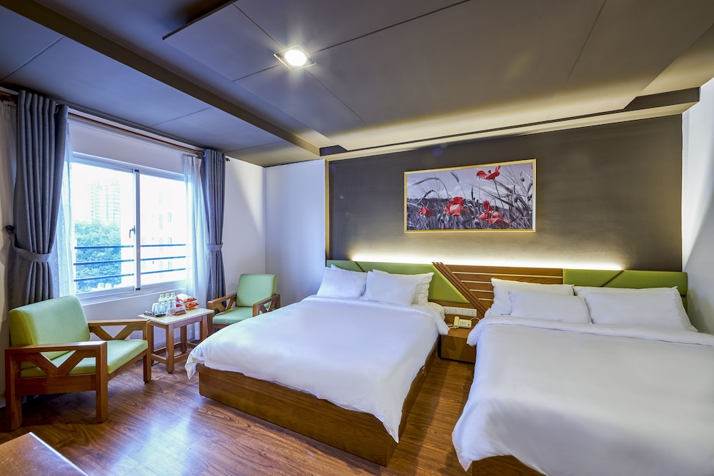 The Noble Swan Saigon 35/64