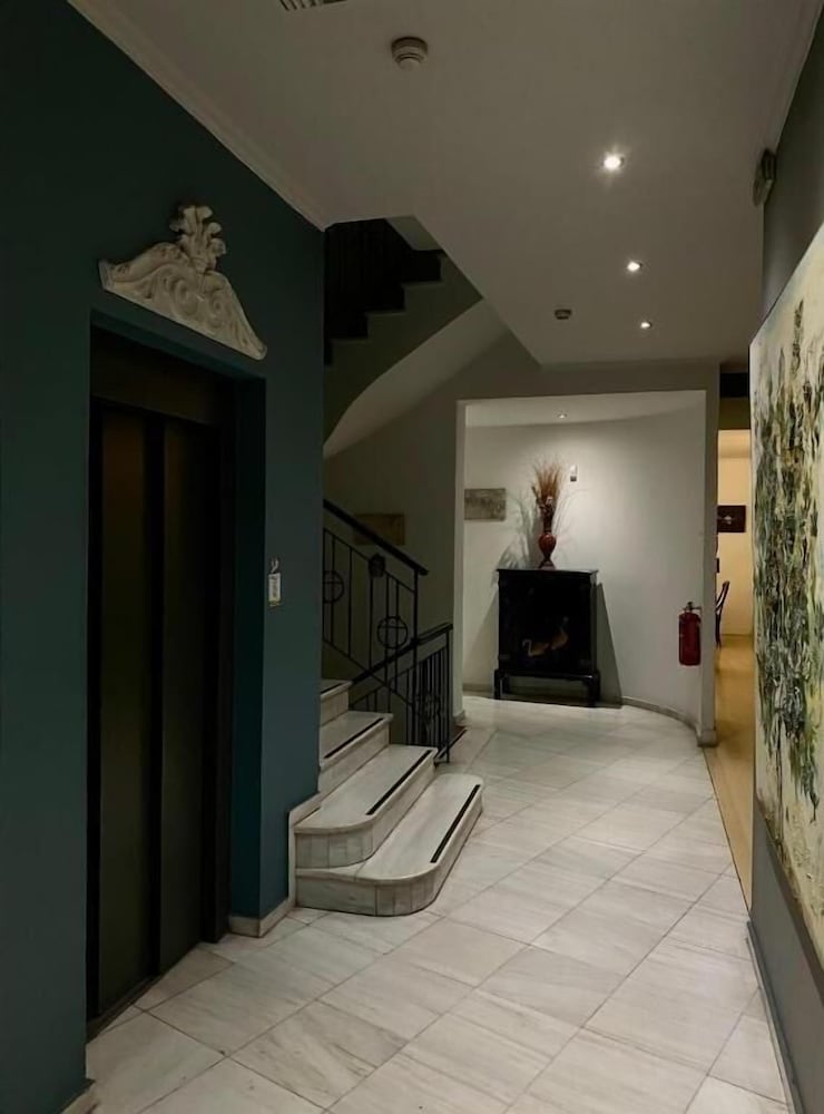 Art Hotel Athens 10/50