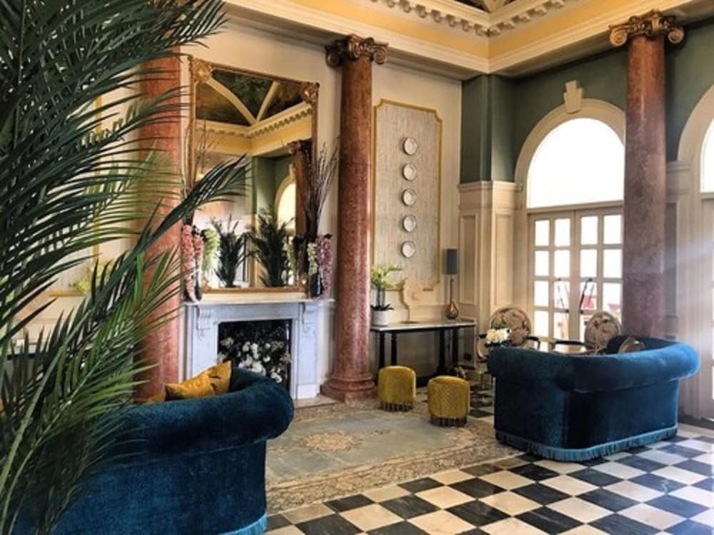 Queens Hotel Portsmouth 59/76
