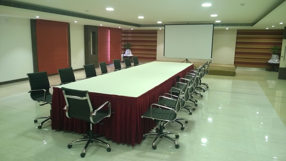 Regency Tiruttani by GRT Hotels 34/35
