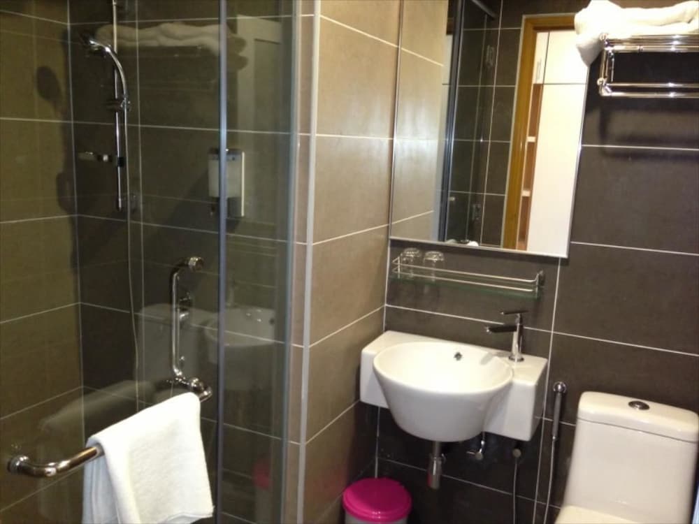 Caspari Hotel Tampin 10/28