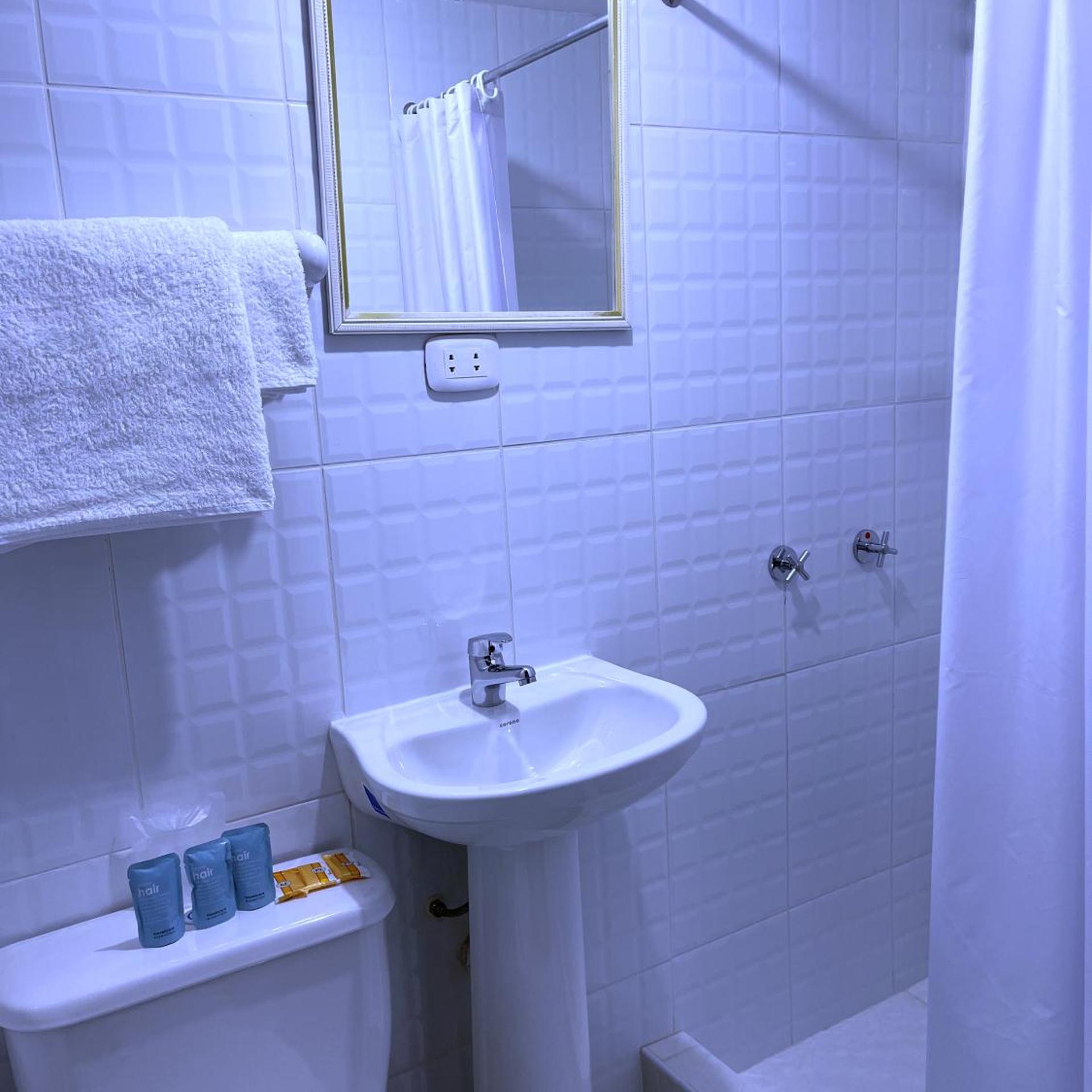 Hotel Plaza San Antonio 46/50