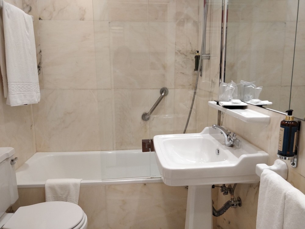 GRANDE HOTEL DO PORTO 47/50
