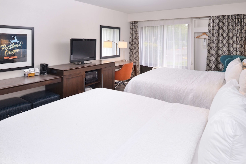 غرفة قياسية بسريرين مزدوجين، Hampton Inn Portland East 9/10