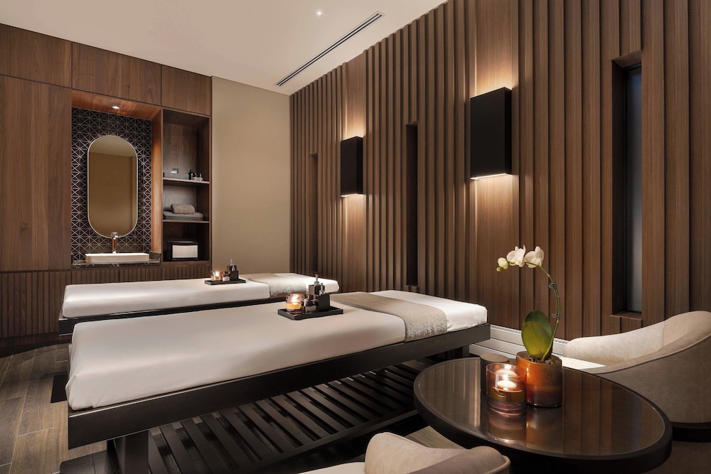 Higashiyama Niseko Village, a Ritz-Carlton Reserve 23/42