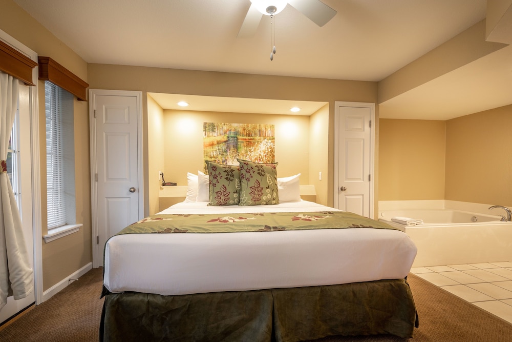 Capital Resorts Carriage Place 15/77