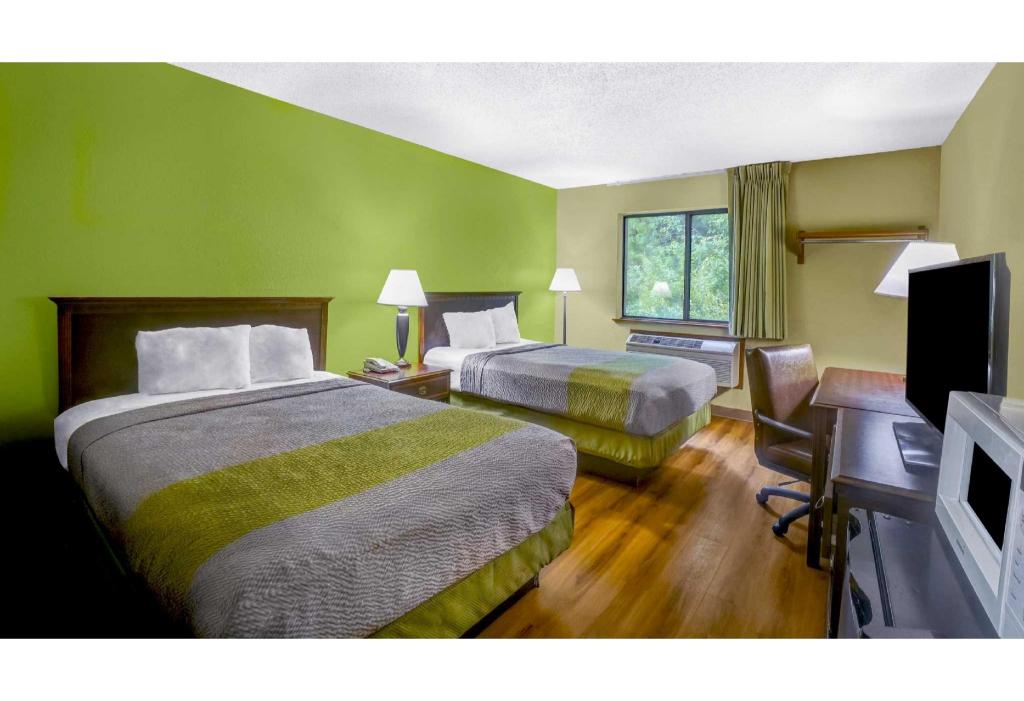 2 Full Beds - Non-Smoking