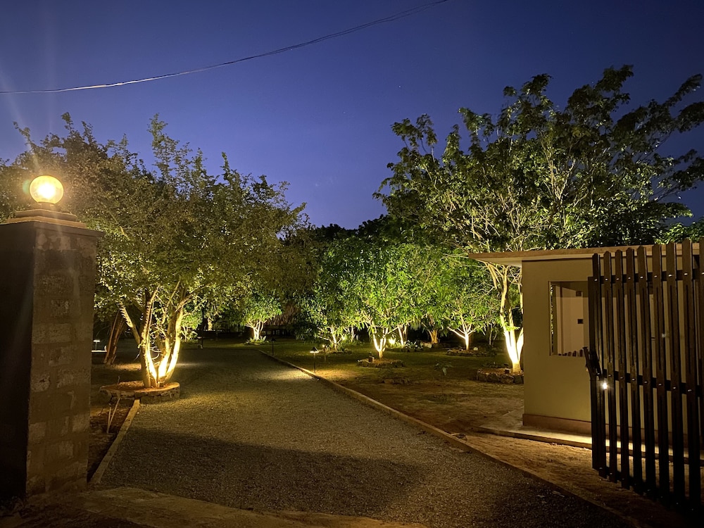 Yala Lake View Cabanas 28/28