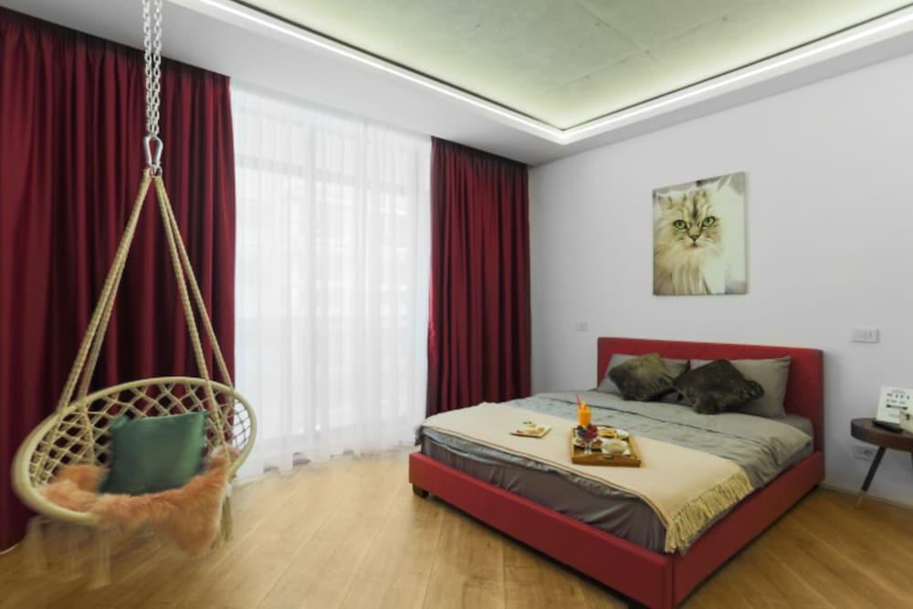 DUPLEX, APARTMENT