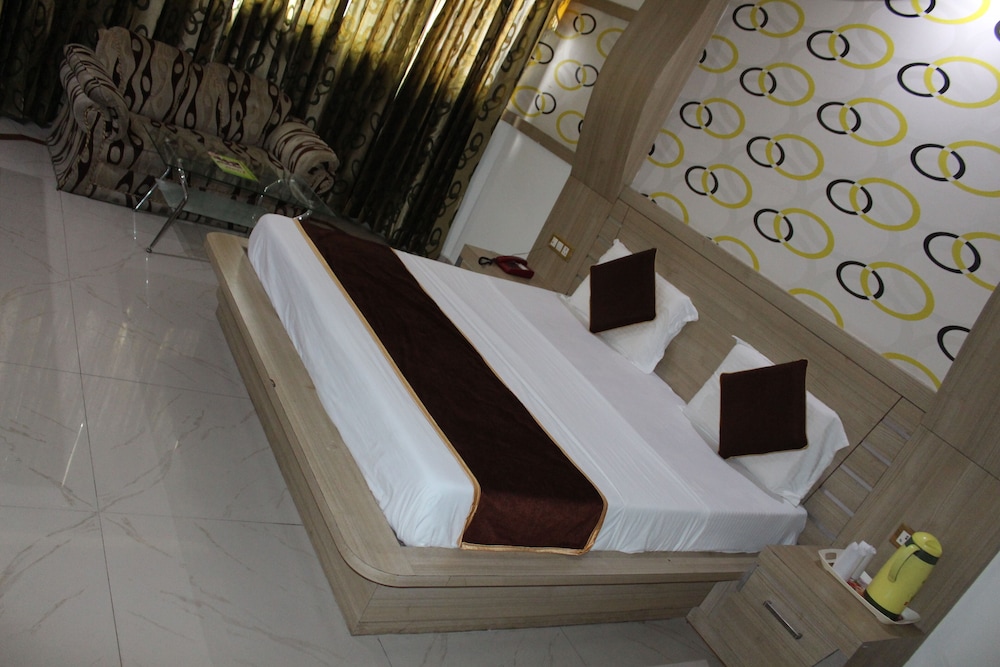 HOTEL BHAWANI INTERNATIONAL 32/45