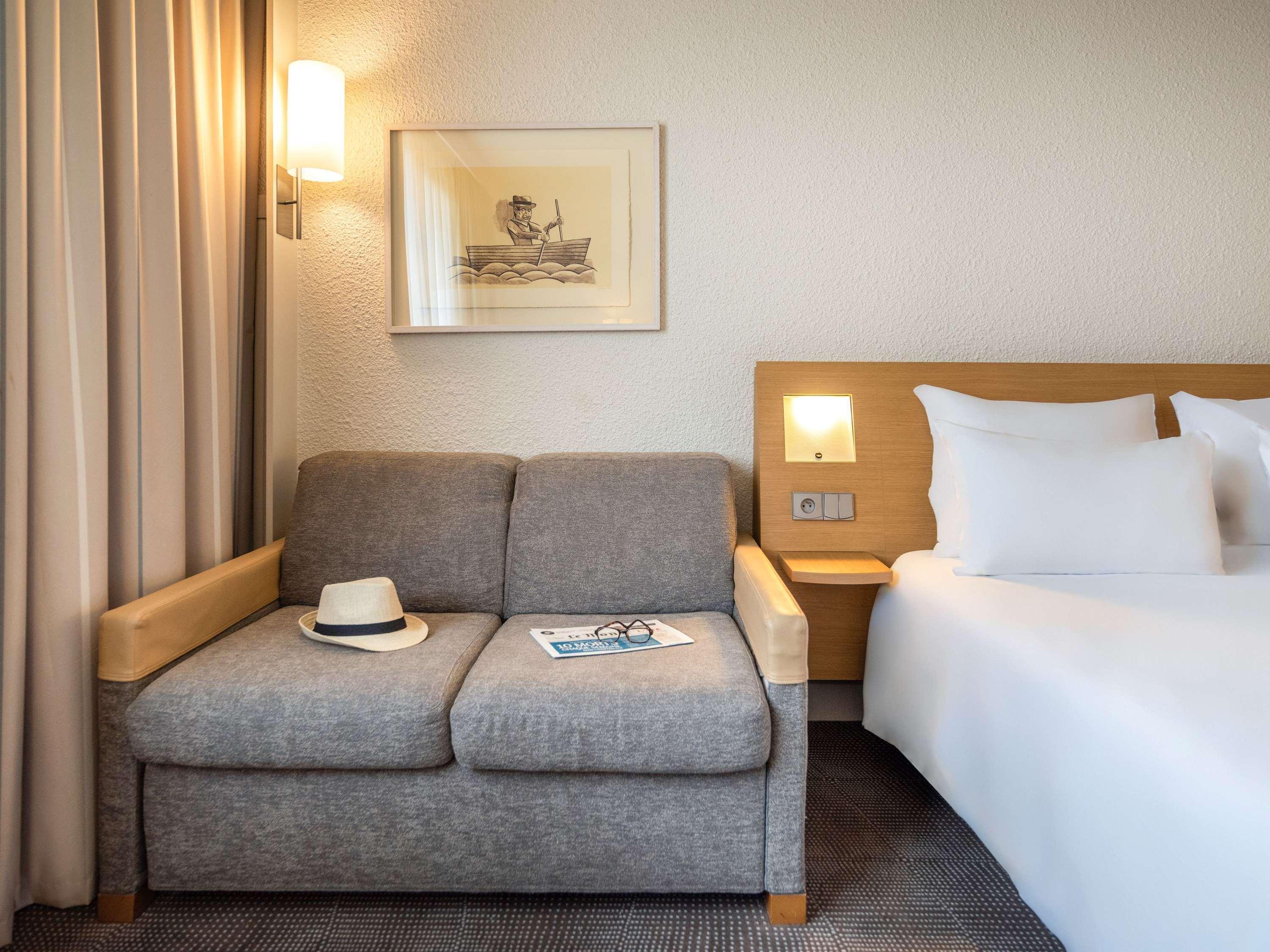 SUITE, DOUBLE BED, SOFA