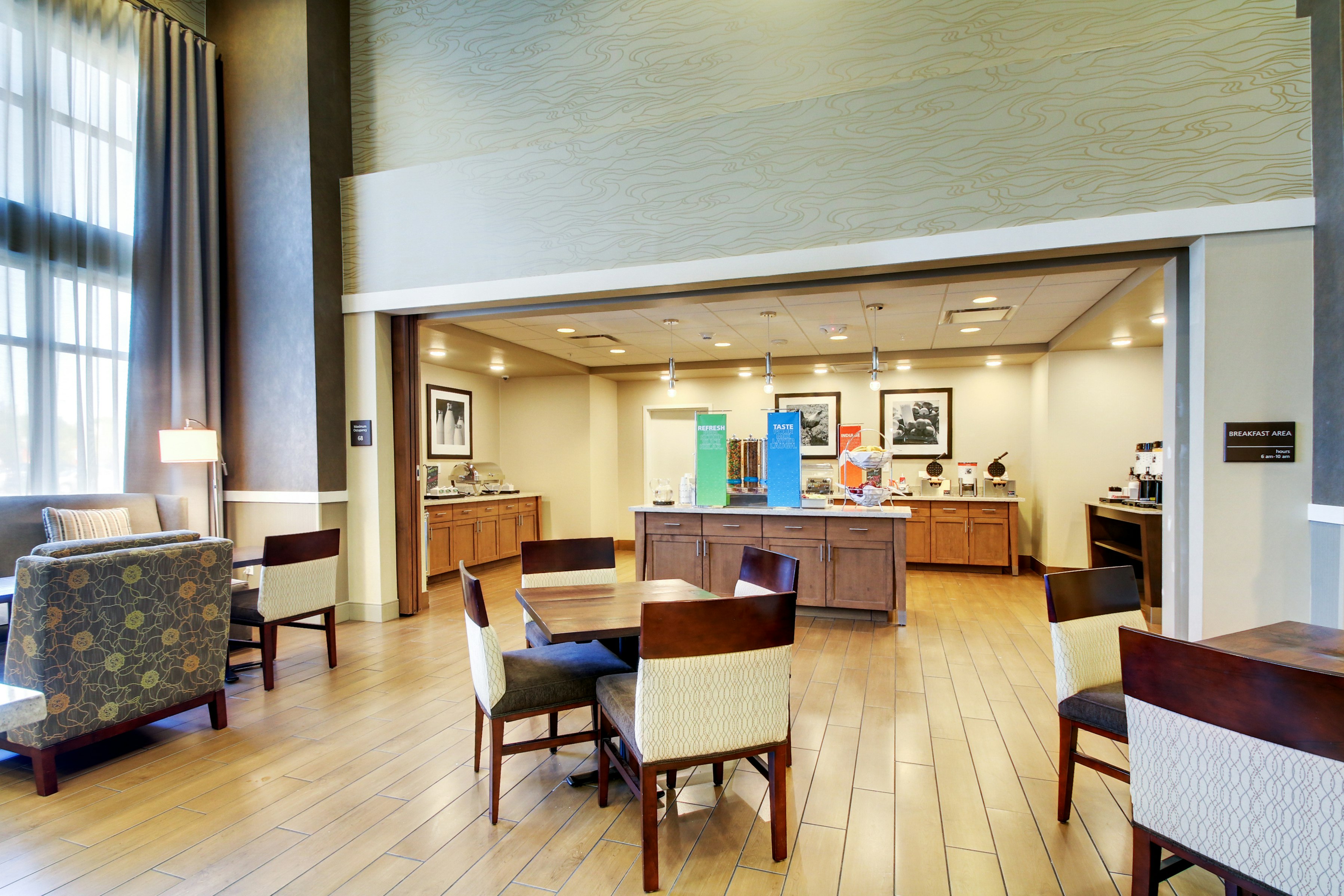 Hampton Inn & Suites Milwaukee West 49/64