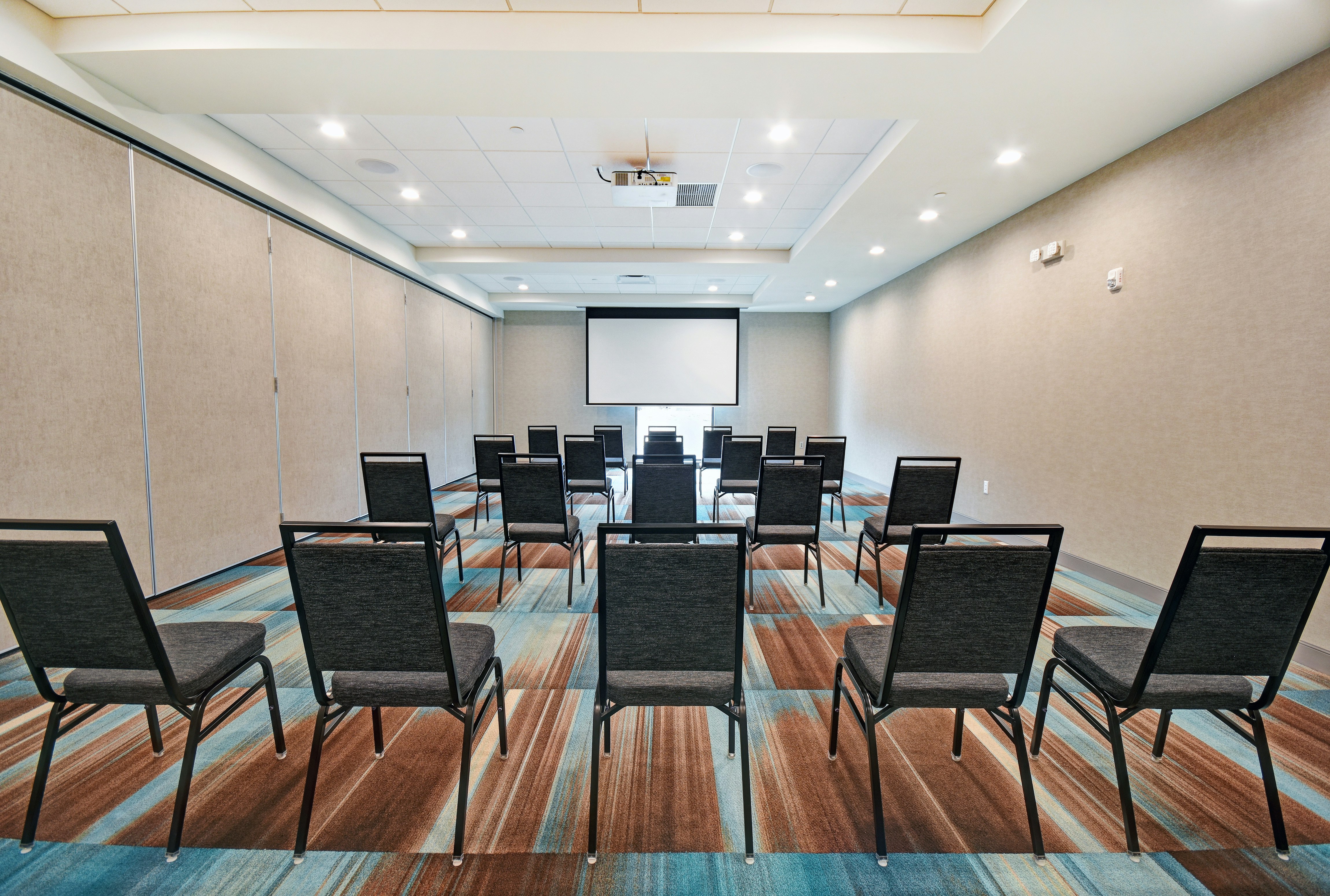 Home2 Suites By Hilton Beloit 13/22