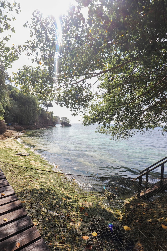 Amorita Resort 71/75