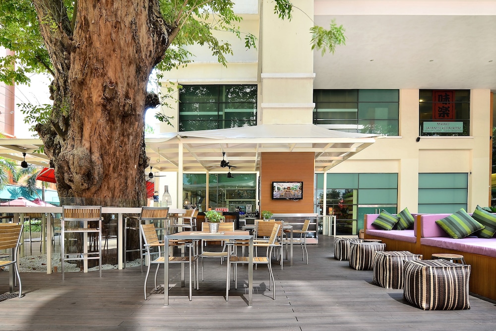 G Hotel Gurney 52/60