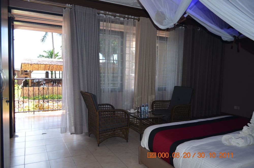 Saffron Beach Bistro & Cottages 20/50