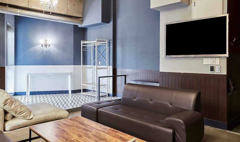 648 Hotel 39/57