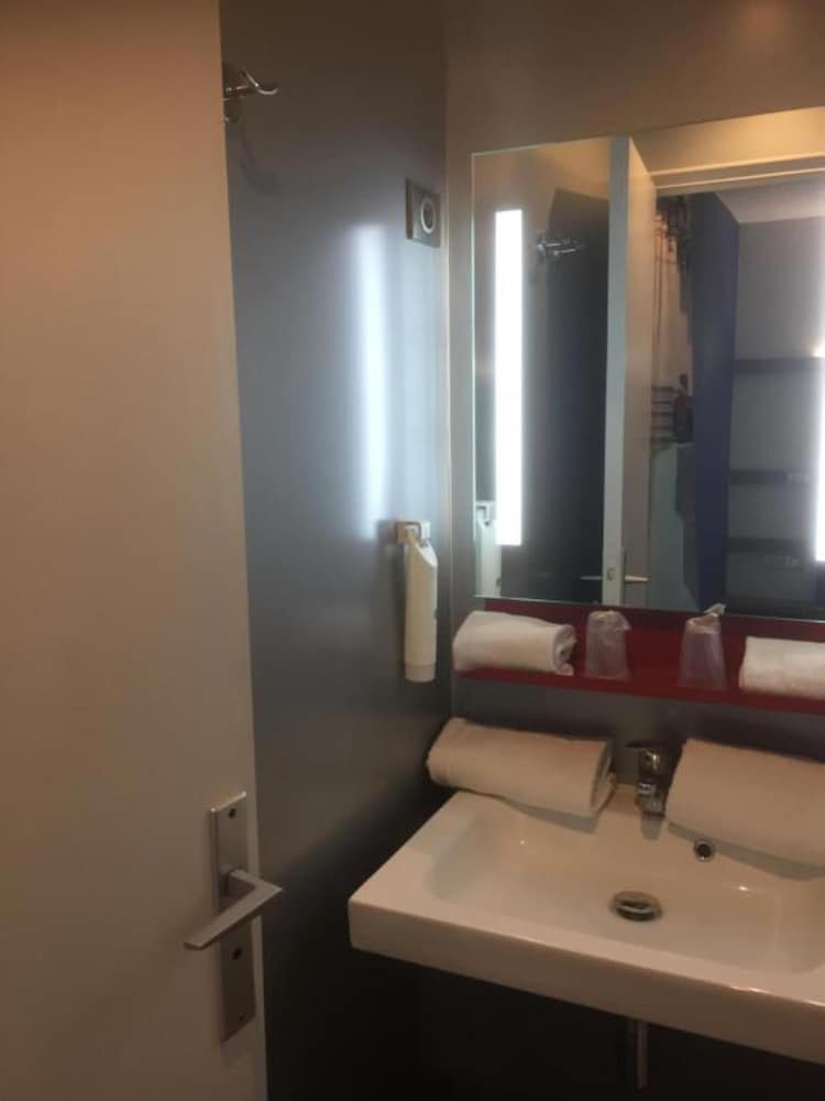 Enzo Hotels Trappes by Kyriad Direct 48/50
