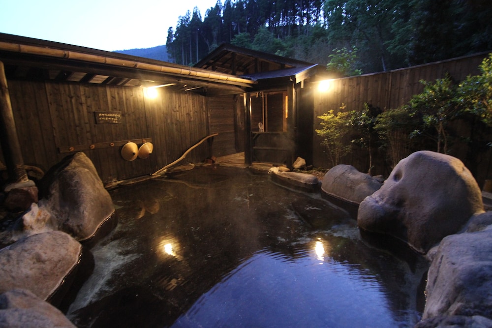 Yufuin Ryoan Wazanho 27/49