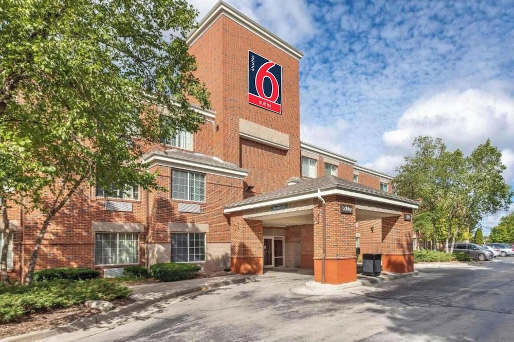Studio 6 Extended Stay Milwaukee Brookfield WI 61/70