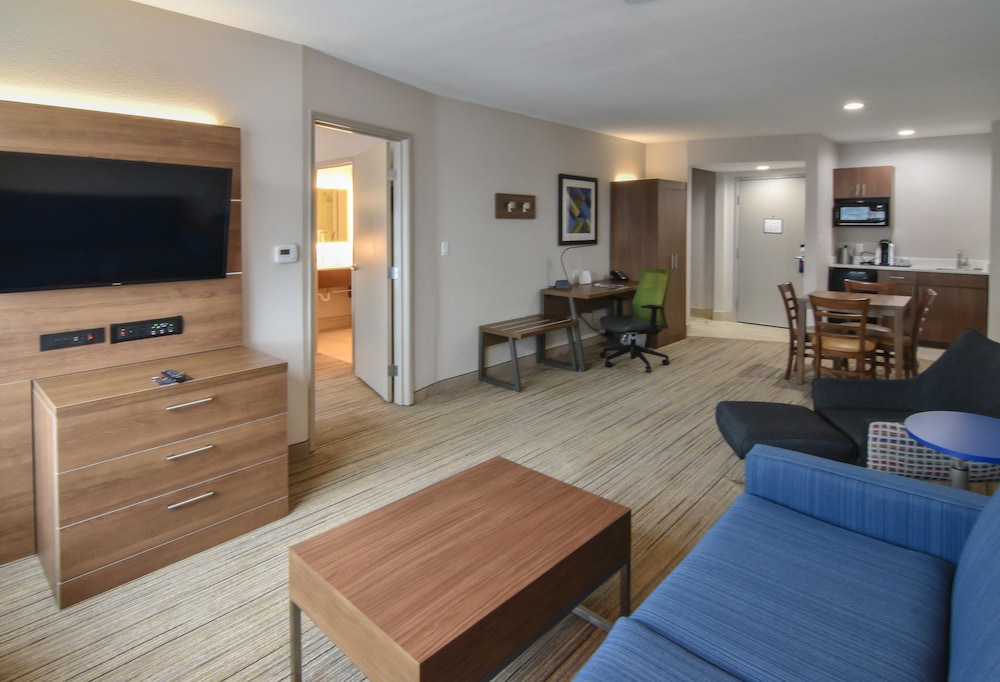Holiday Inn Express Suites Indianapolis Northwest An Ihg Hotel 35/51
