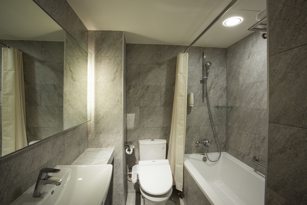 Citizen Hotel 13/55