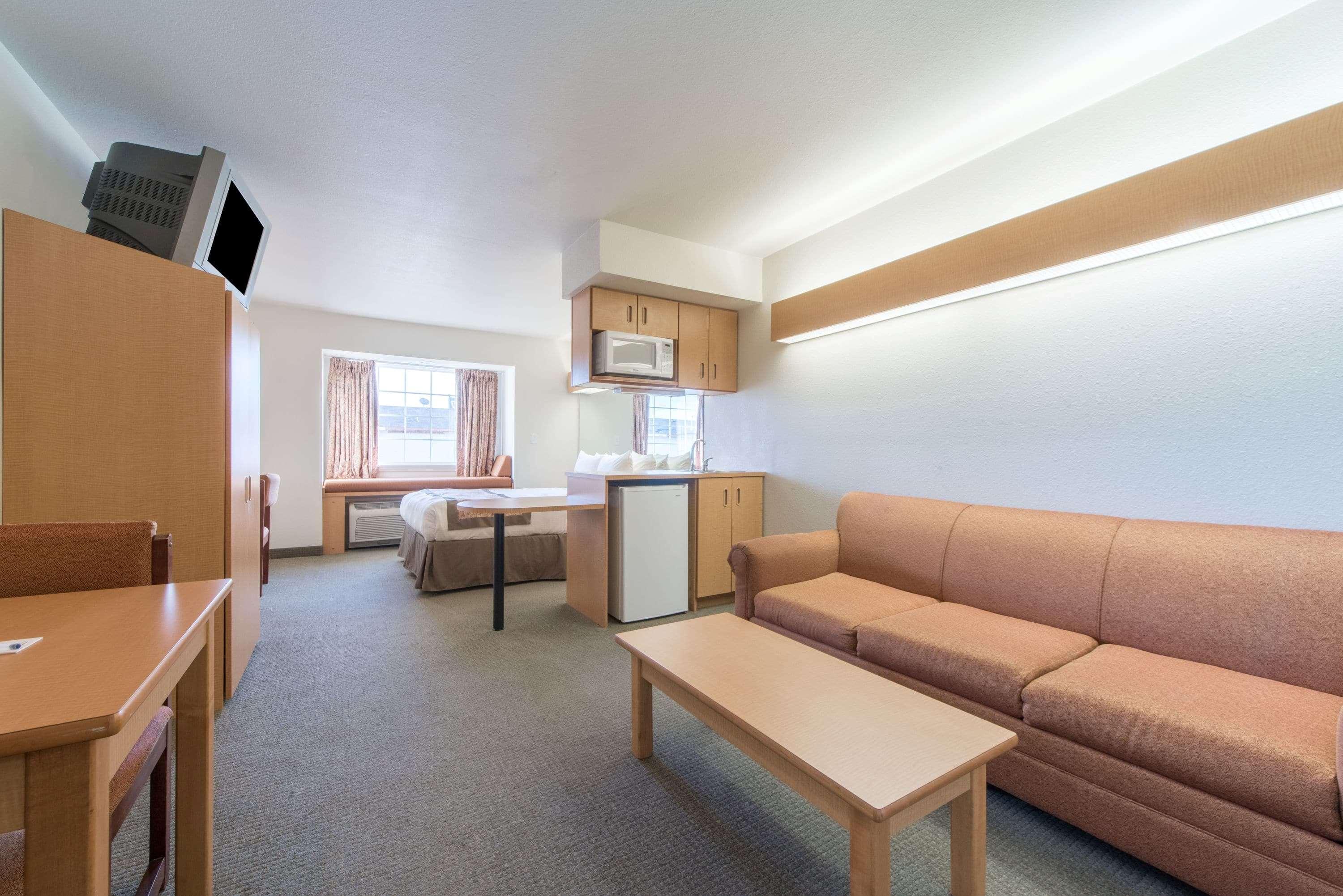 Microtel Inn & Suites by Wyndham Altus 7/16