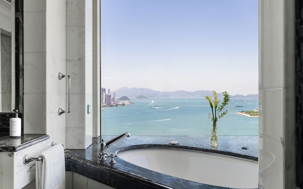 جناح غراند ديلوكس بإطلالة على المرفأ، The Peninsula Hong Kong 9/10