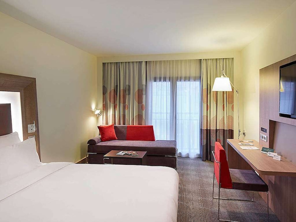 غرفة تنفيذية بسرير كوين، Novotel Istanbul Bosphorus Hotel 9/10