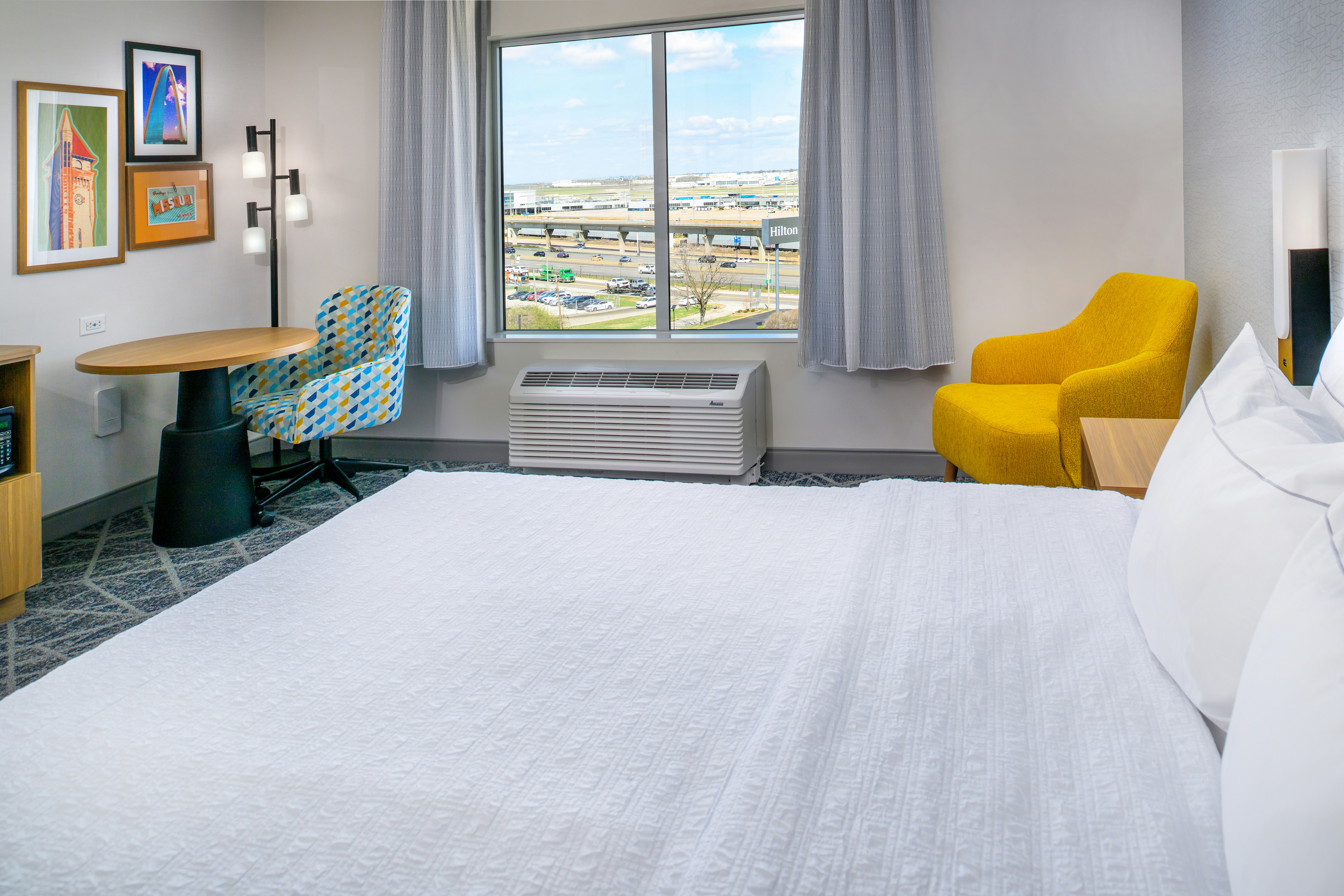 ROOM, KING BED, ACCESSIBLE