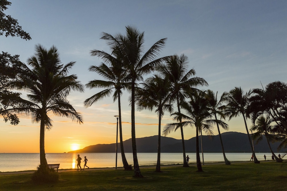 Shangri La the Marina Cairns 70/74