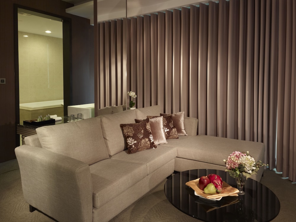 The Loft Hotel 45/75