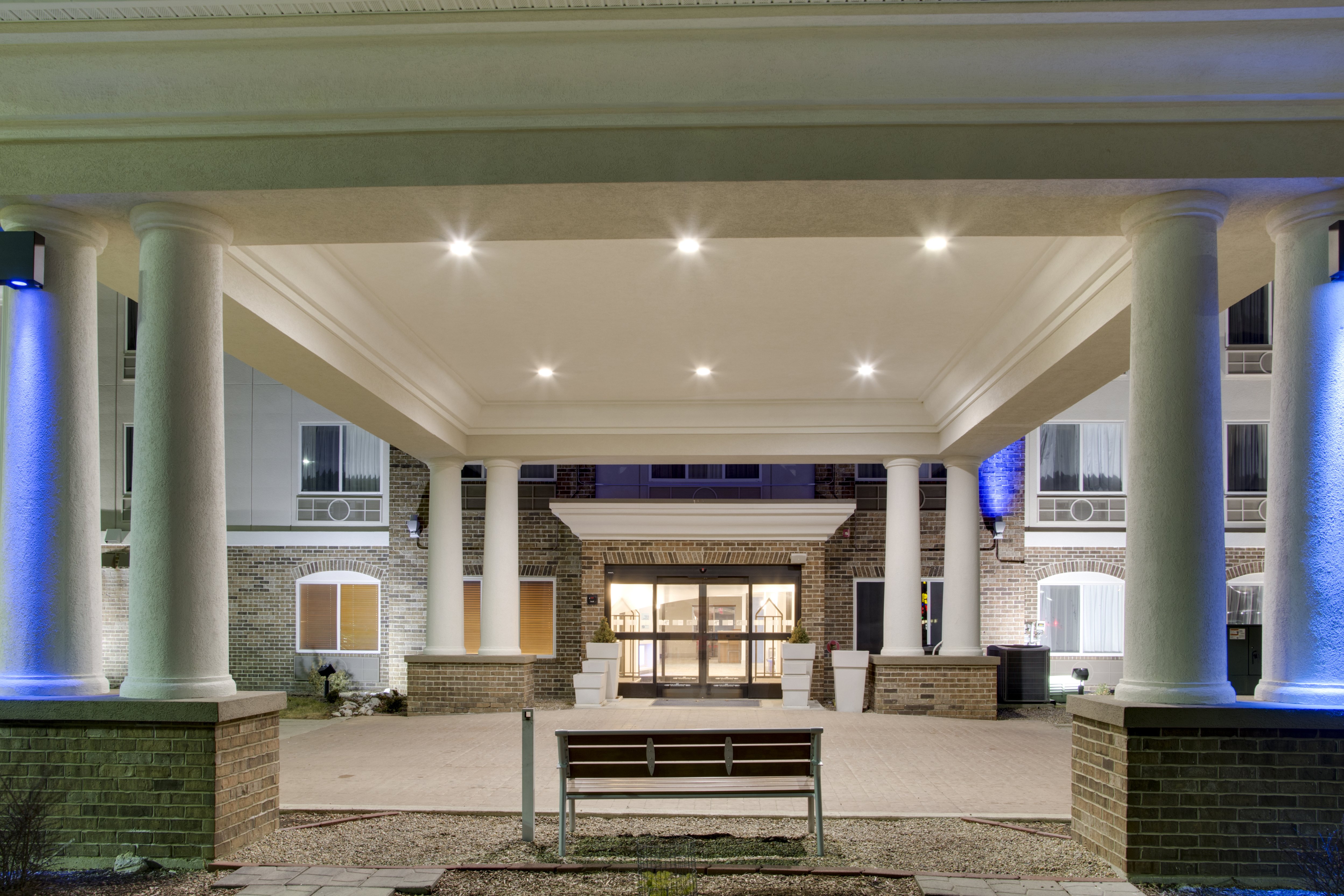 Holiday Inn Express Hotel Suites Jacksonville 36/52