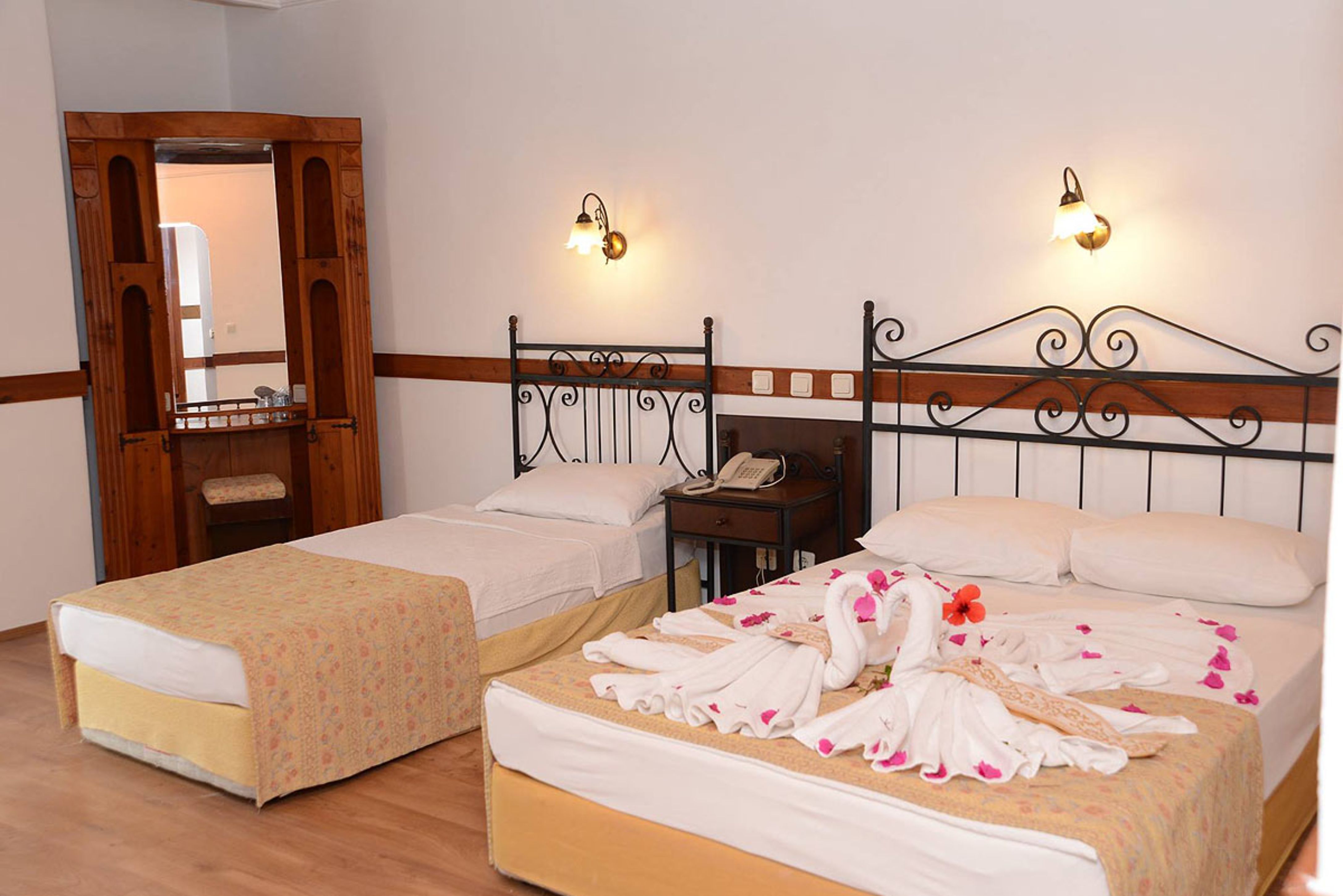 Sevki Bey Hotel 9/50