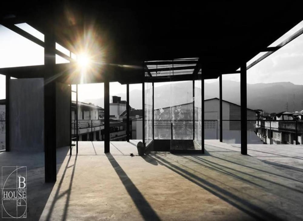 B Arch House 18/32